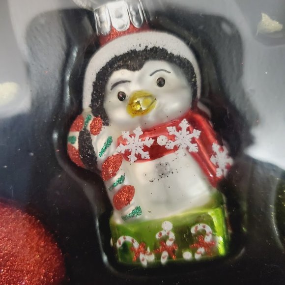Celebrations by Radko Penguins w Gifts Glitter Balls Ornament Set Box Glass 8pc - Picture 2 of 7